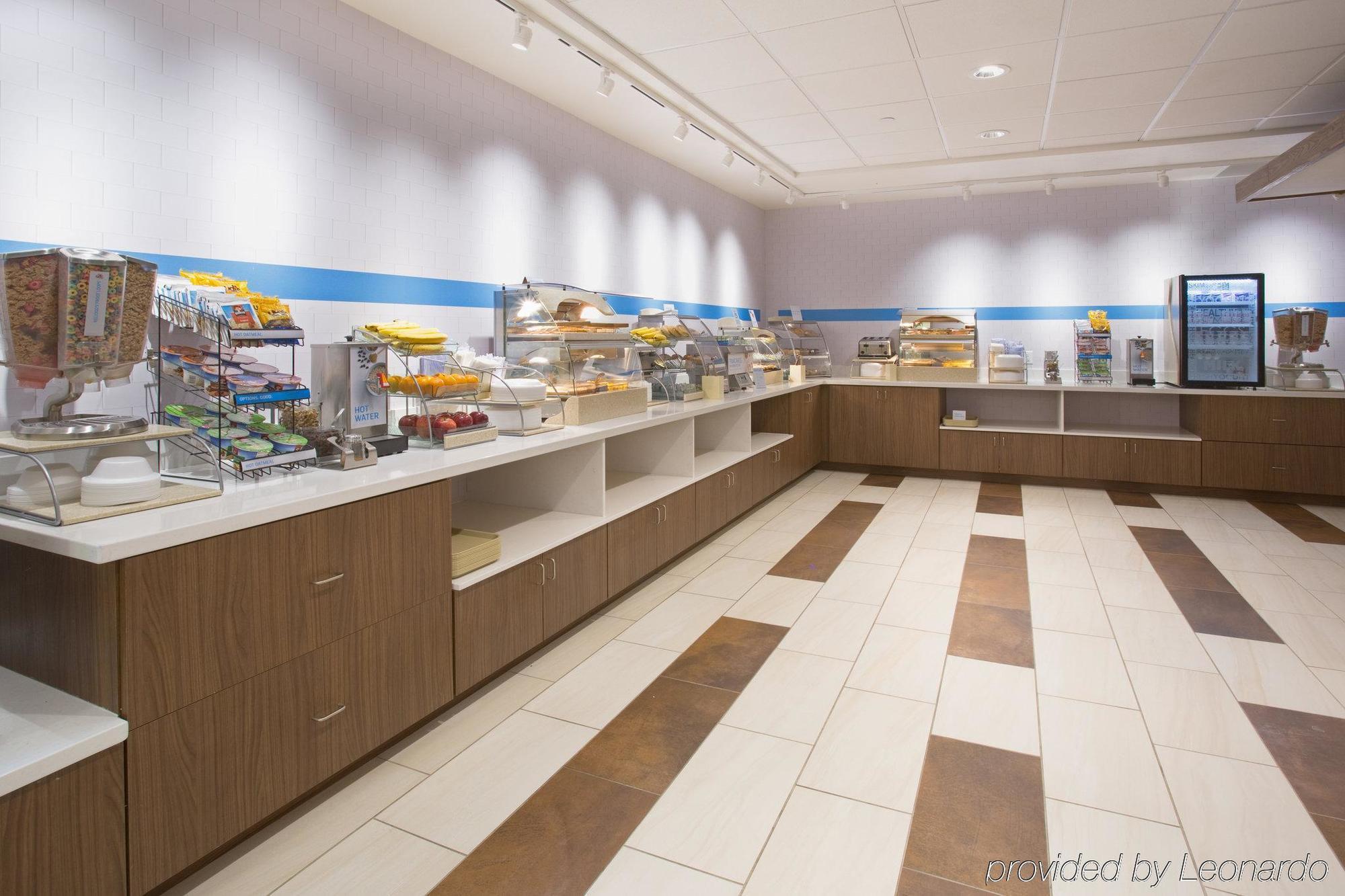 Holiday Inn Express & Suites Johnstown By Ihg Ngoại thất bức ảnh