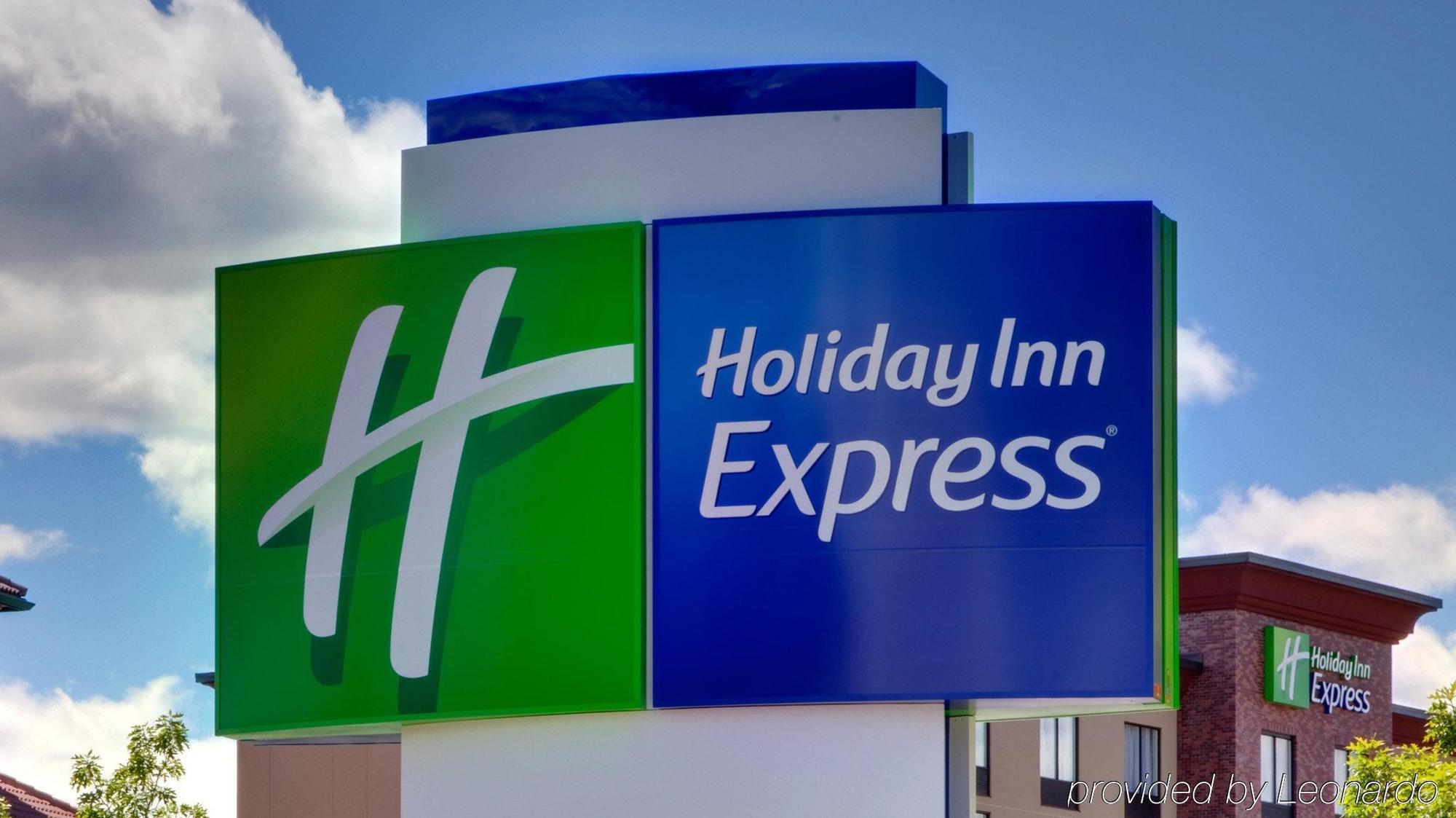 Holiday Inn Express & Suites Johnstown By Ihg Ngoại thất bức ảnh