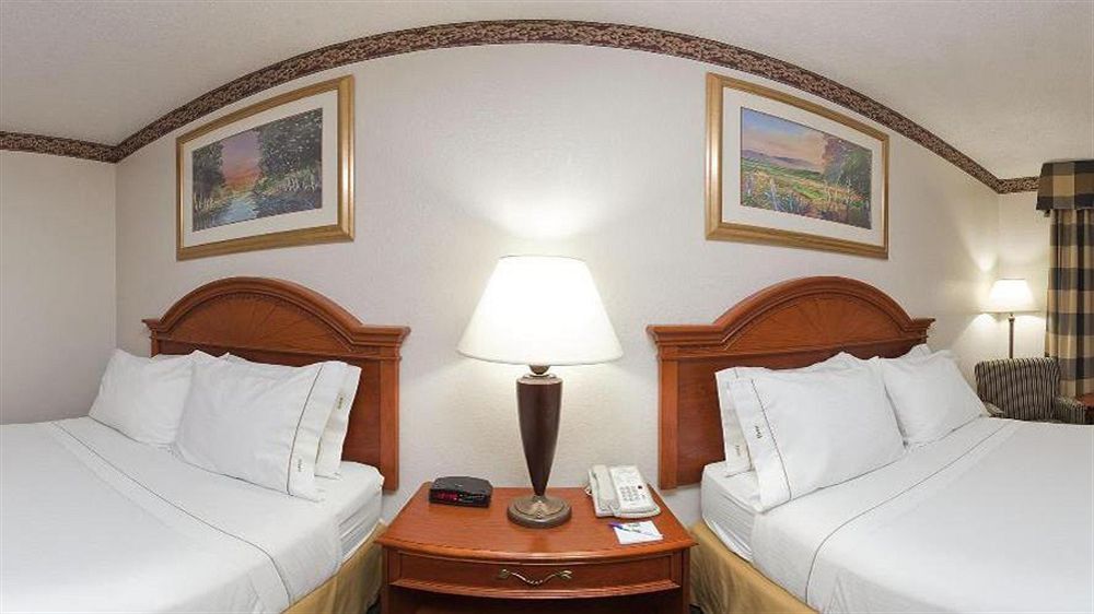 Holiday Inn Express & Suites Johnstown By Ihg Ngoại thất bức ảnh