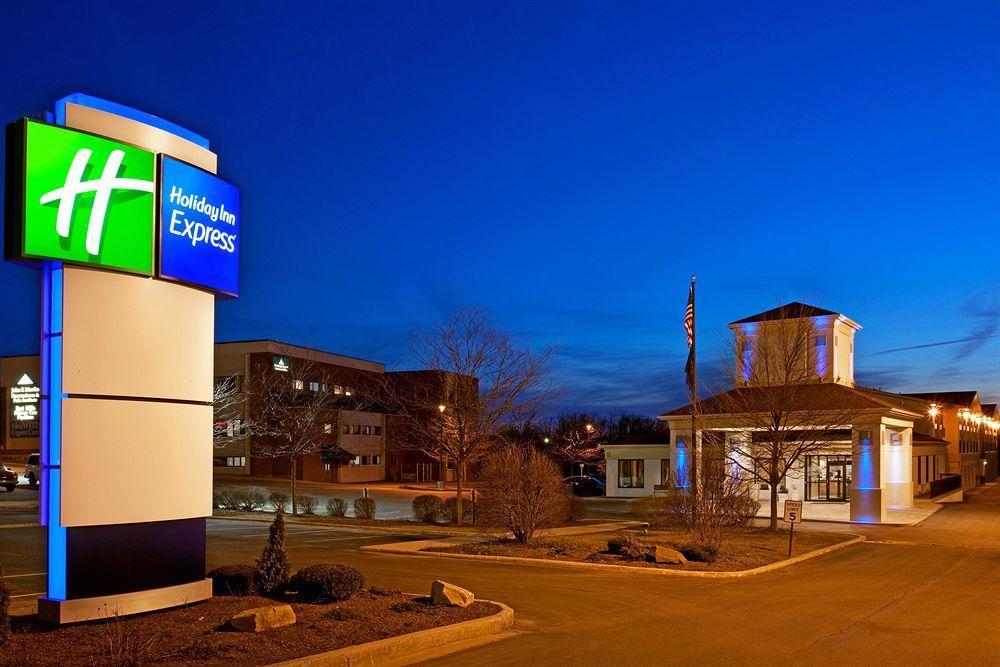 Holiday Inn Express & Suites Johnstown By Ihg Ngoại thất bức ảnh