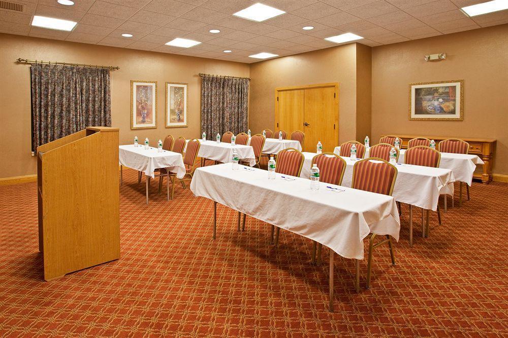 Holiday Inn Express & Suites Johnstown By Ihg Ngoại thất bức ảnh