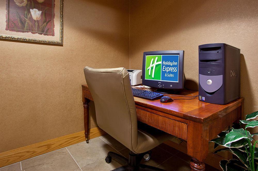 Holiday Inn Express & Suites Johnstown By Ihg Ngoại thất bức ảnh