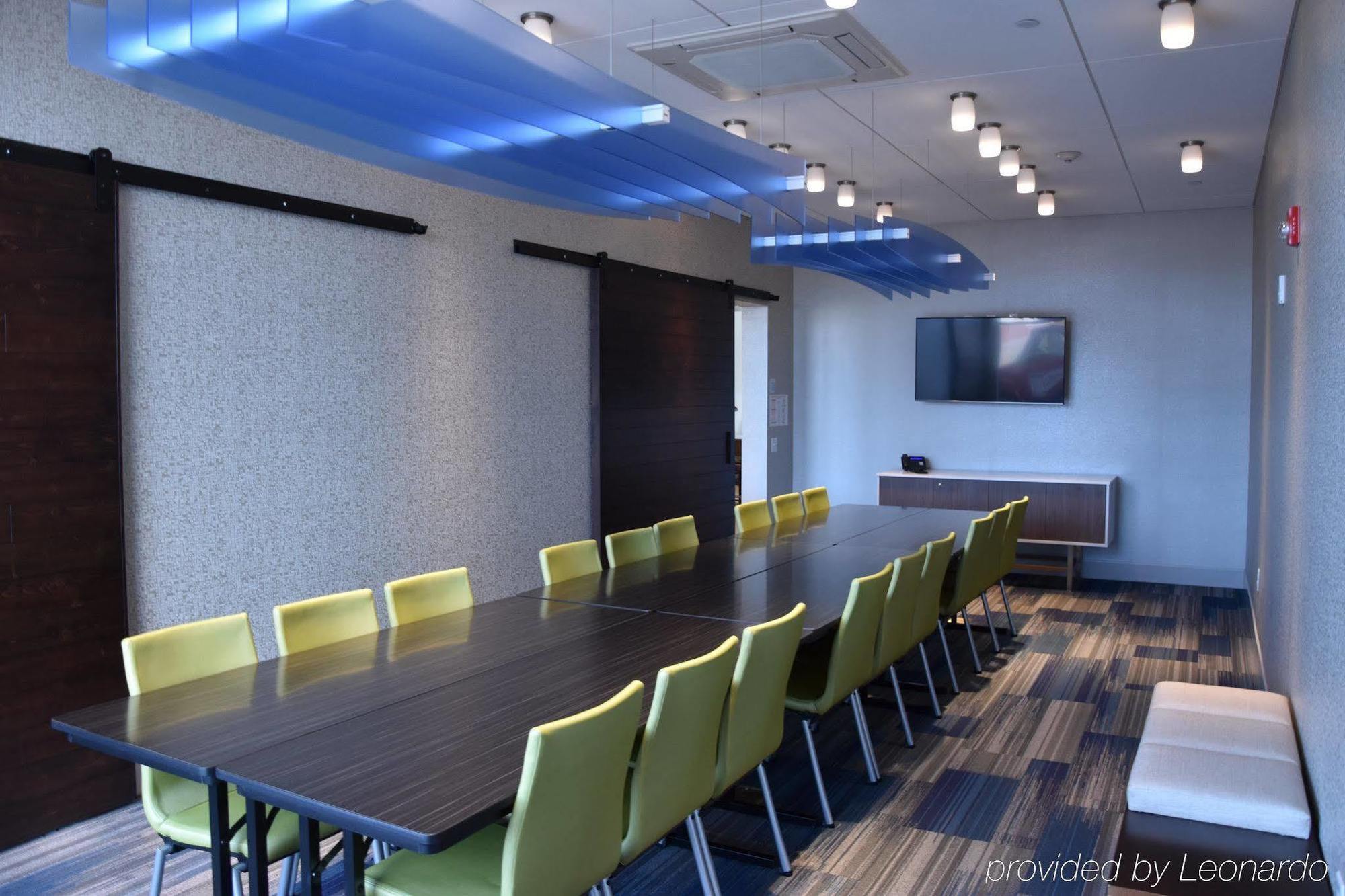 Holiday Inn Express & Suites Johnstown By Ihg Ngoại thất bức ảnh