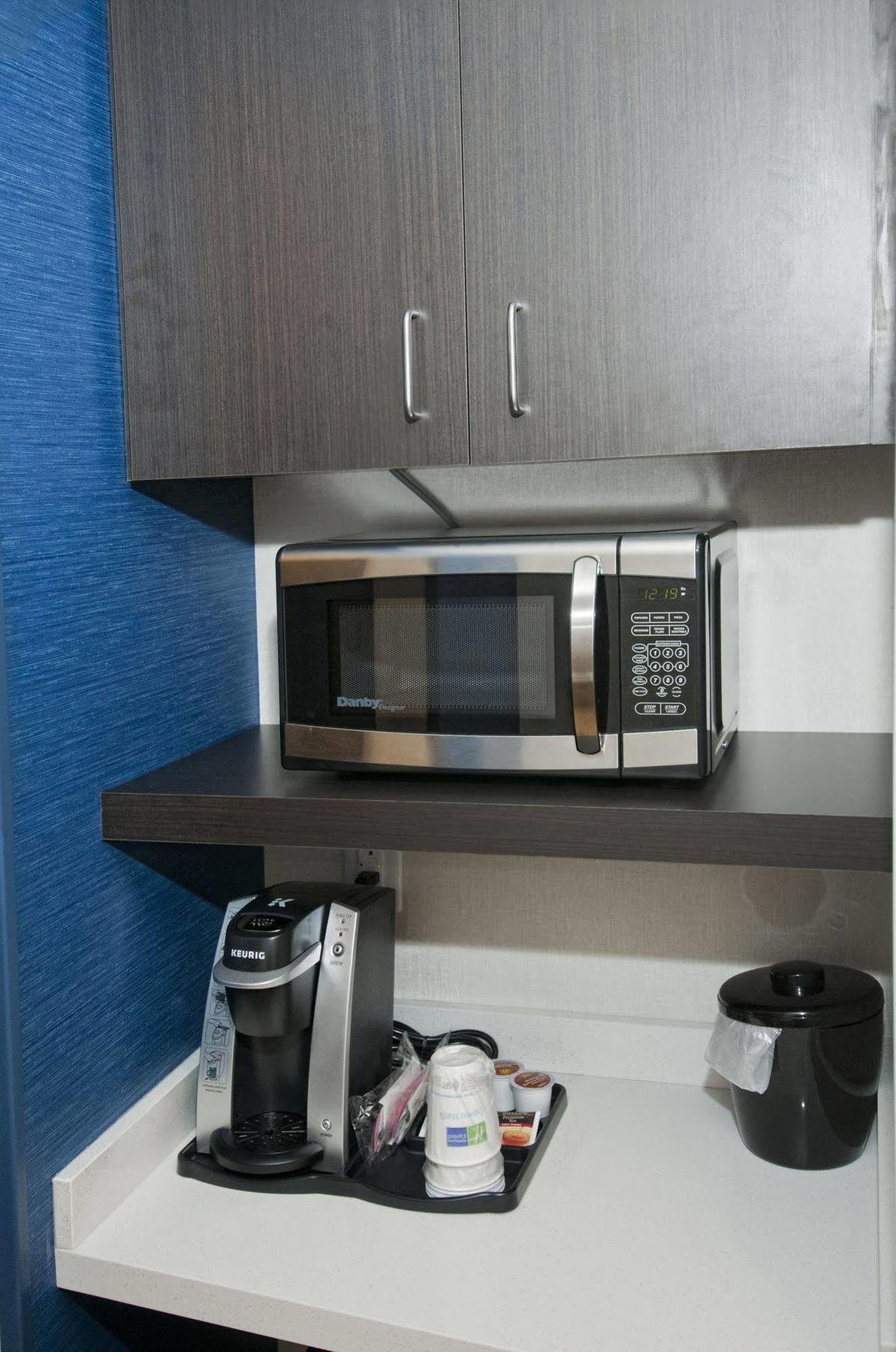 Holiday Inn Express & Suites Johnstown By Ihg Ngoại thất bức ảnh