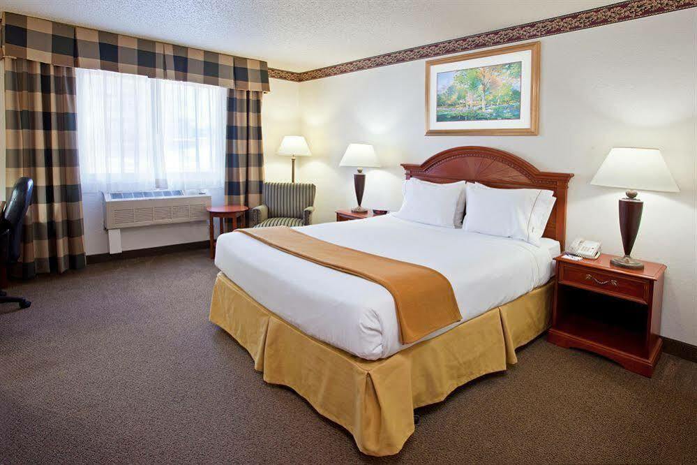 Holiday Inn Express & Suites Johnstown By Ihg Ngoại thất bức ảnh