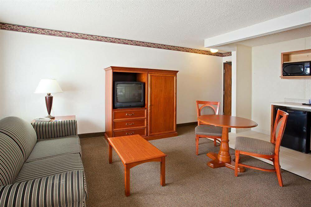 Holiday Inn Express & Suites Johnstown By Ihg Ngoại thất bức ảnh