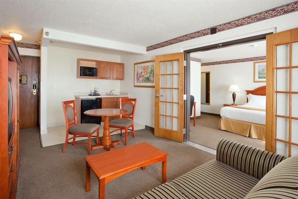 Holiday Inn Express & Suites Johnstown By Ihg Ngoại thất bức ảnh