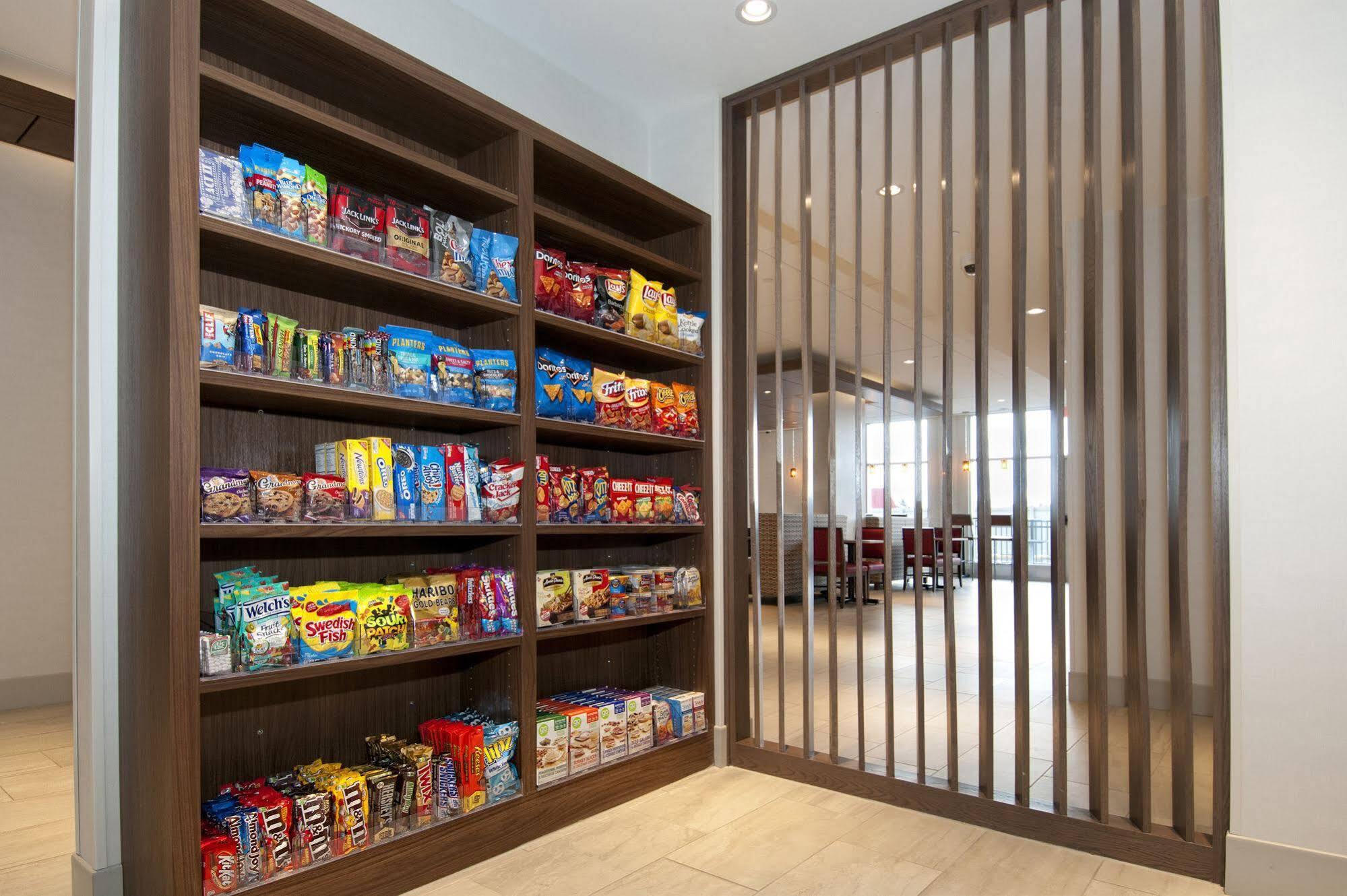 Holiday Inn Express & Suites Johnstown By Ihg Ngoại thất bức ảnh