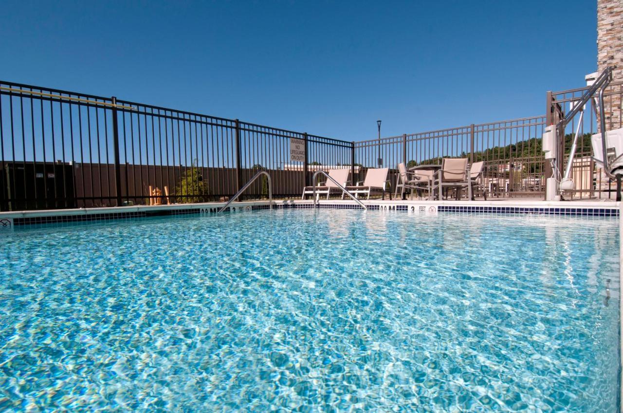 Holiday Inn Express & Suites Johnstown By Ihg Ngoại thất bức ảnh