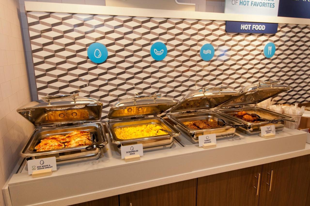 Holiday Inn Express & Suites Johnstown By Ihg Ngoại thất bức ảnh